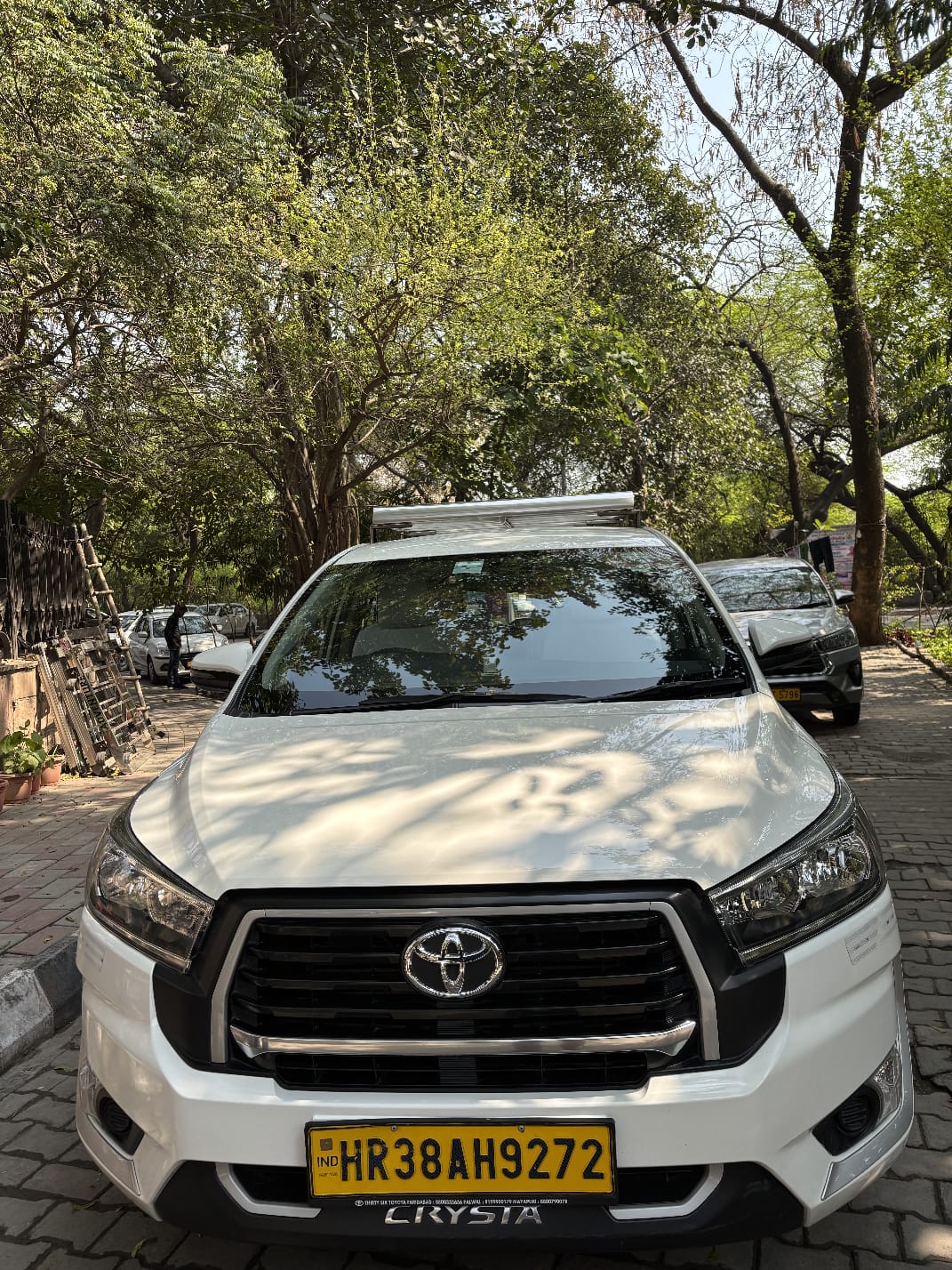 White SUV parked in Delhi