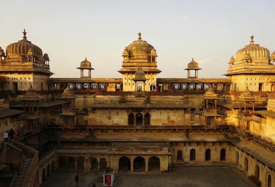 Taxi Hire For Golden Triangle With Orchha Khajuraho Varanasi