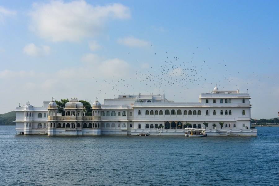 Taxi Hire For Golden Triangle With Pushkar Udaipur